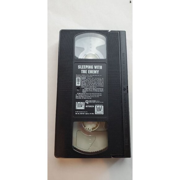 Sleeping With The Enemy VHS Tape 1991 - Julia Roberts - Picture 2 of 5
